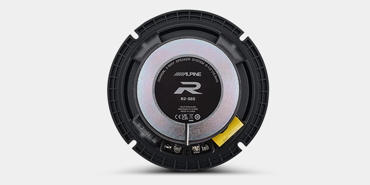 R2 S65 Composite Basket and Large Magnets Alpine R2-S65 2-Tie 6.5" Koaksiaalit Täysin uudistettu Alpine R-sarjan koaksiaalikaiutin. Alpine uudisti koko R-Series kaiutinmallistonsa ja kaikki uudet mallit ovat nyt Hi-Res Audio sertifioituja, joissa toistoalue ulottuu jopa 40 kilohertsiin saakka!