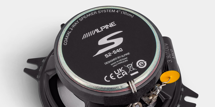 S2 S40 Clean Accurate Audio Alpine S2-S40 4" Koaksiaali Täysin uudistettu S-Series malliston 4,0″ koaksiaalikaiutin. Huom: Mukana tulee adapterit, myös 4″ x 6″ asennuspaikkaa varten.