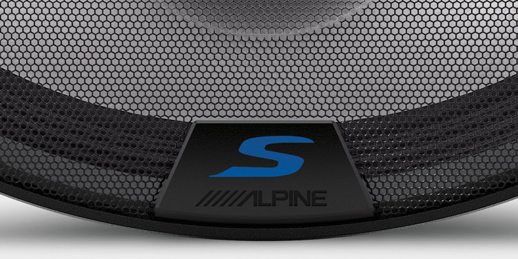 S2 S69 Protect Your Speakers Alpine S2-S69 6"x9" koaksiaalikaiutin Täysin uudistettu S-Series malliston 6 x 9″ koaksiaalikaiutin. Koaksiaalikaiutin: 16 x 24cm (6×9”) 2,5cm (1“) diskantti Hi-Res Audio sertifioitu (Toisto -> 40kHz) Polypropyleeni / Lasikuitu / Mica kartio High-Amplitude Multi-Roll (HAMR) yläripustus Yhteensopiva KTE-S69G ritilöiden kanssa (myydään erikseen)
